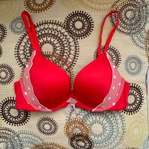VS Fabulous Bra in Red - 32C ❤️
